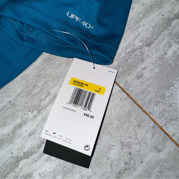 Nike Dri-FIT Shirt - Picture 3 of 10